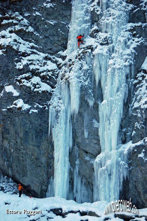 5 - la cascata naturale.jpg